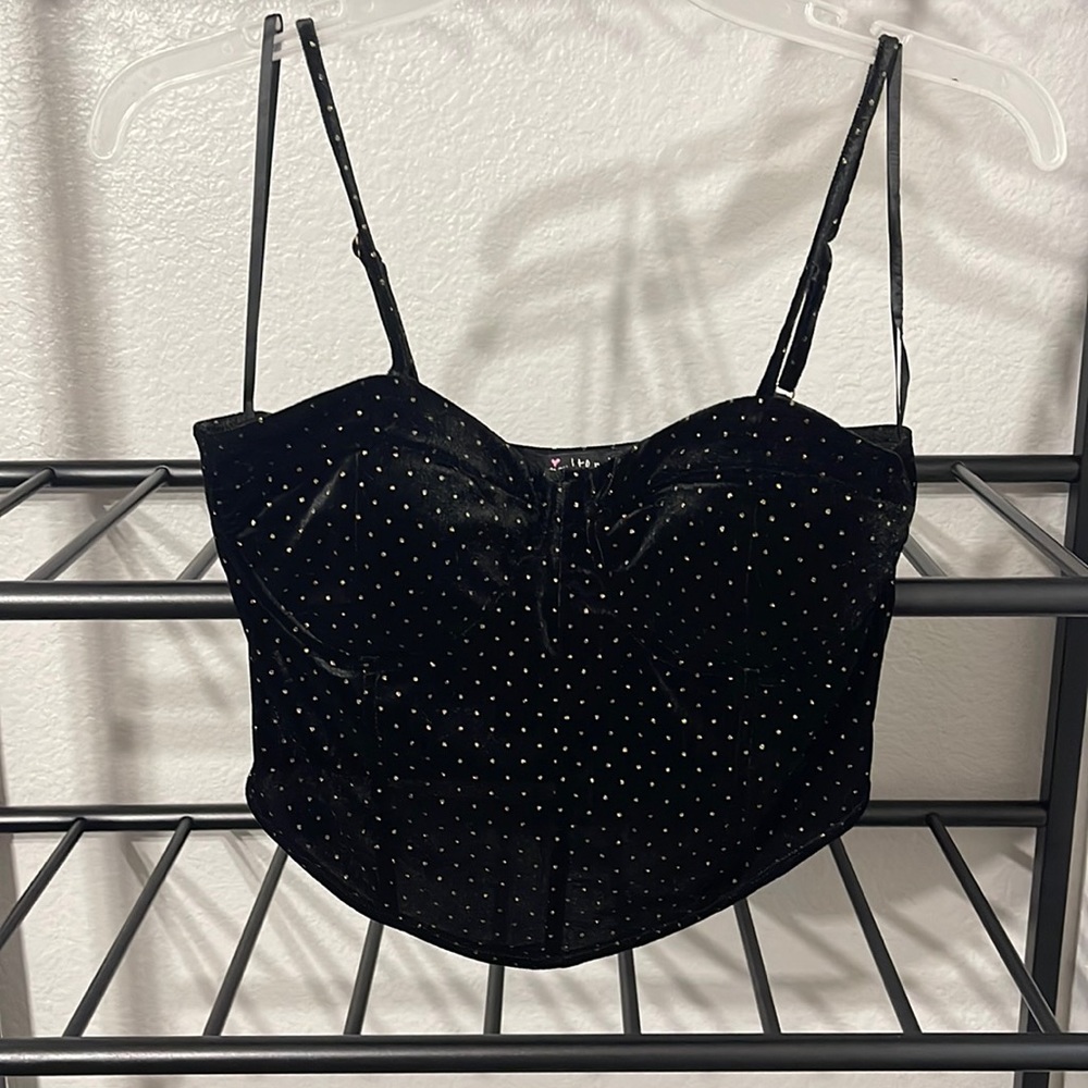 Super cute tank top! Size Medium!